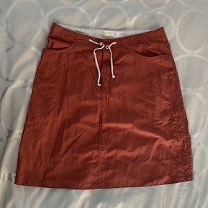 Women’s Mountain Hard Wear skirt in a size 12